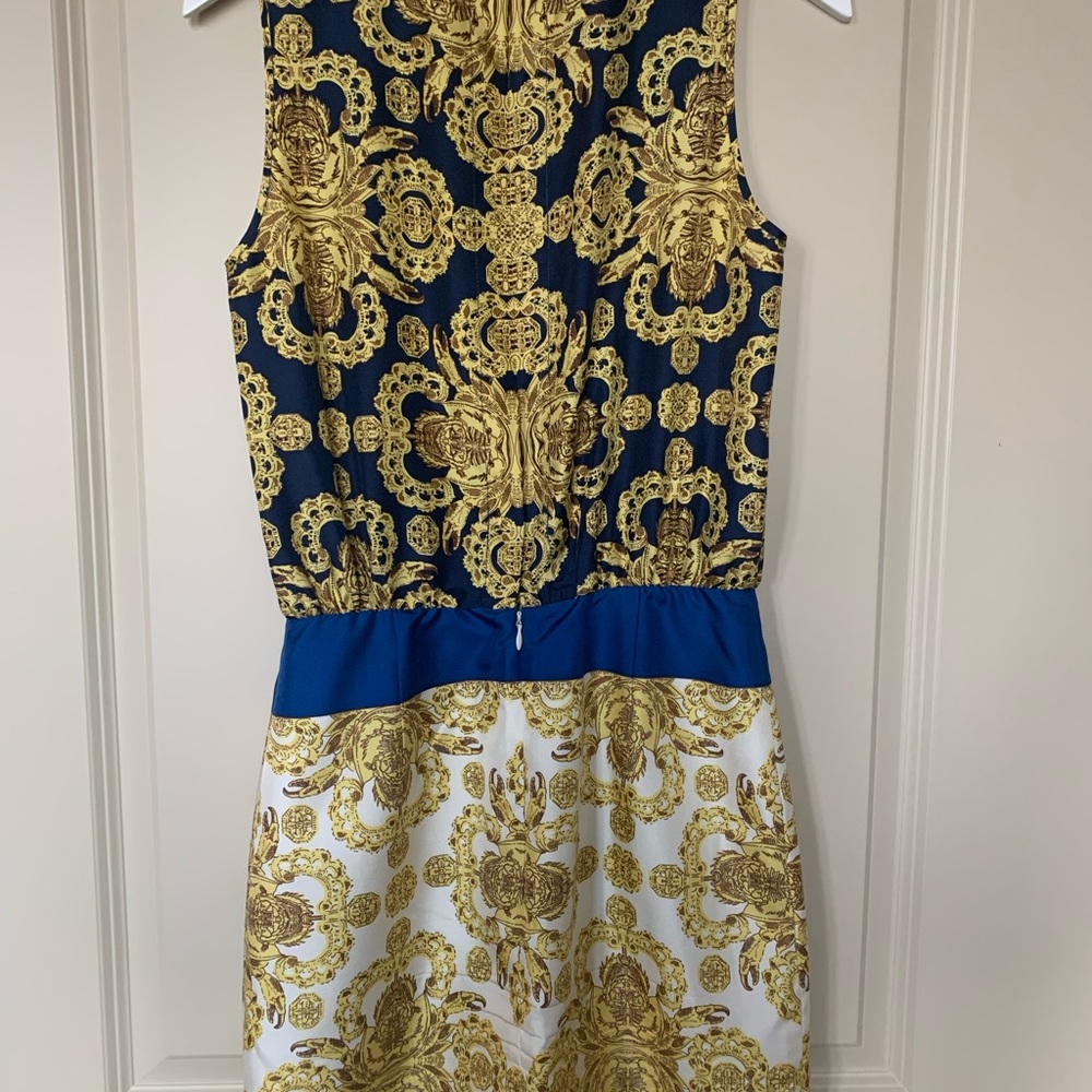 Dress - Picture 4 of 4